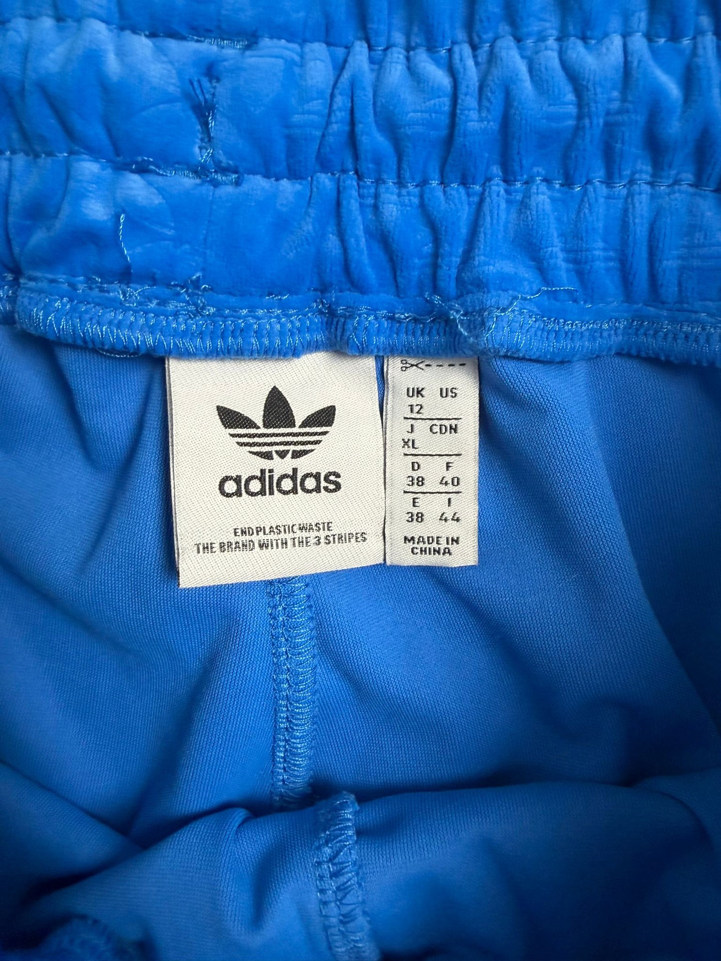 Adidas Firebird mit Adidas Logo in 38
